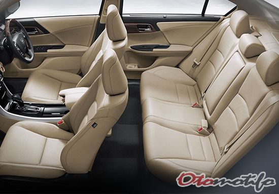 Interior Mobil Honda Accord