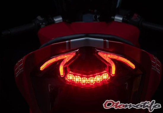 Lampu Belakang TVS Apache RR 310