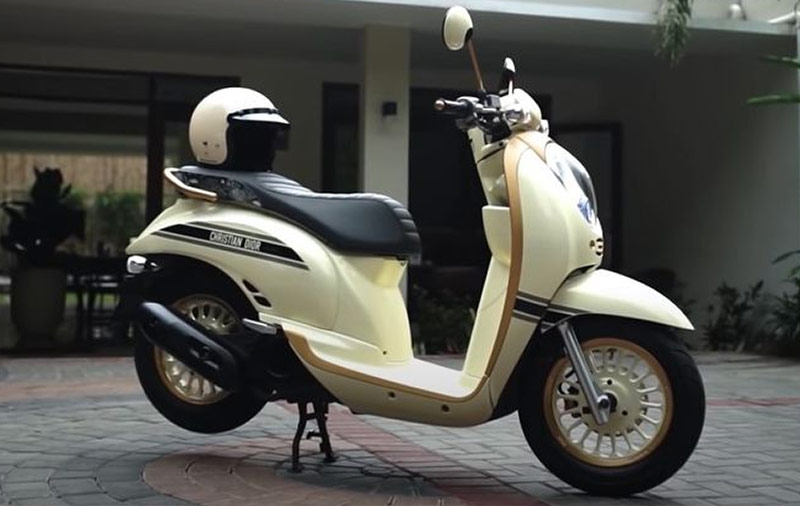 Scoopy Modif Vespa Christian Dior