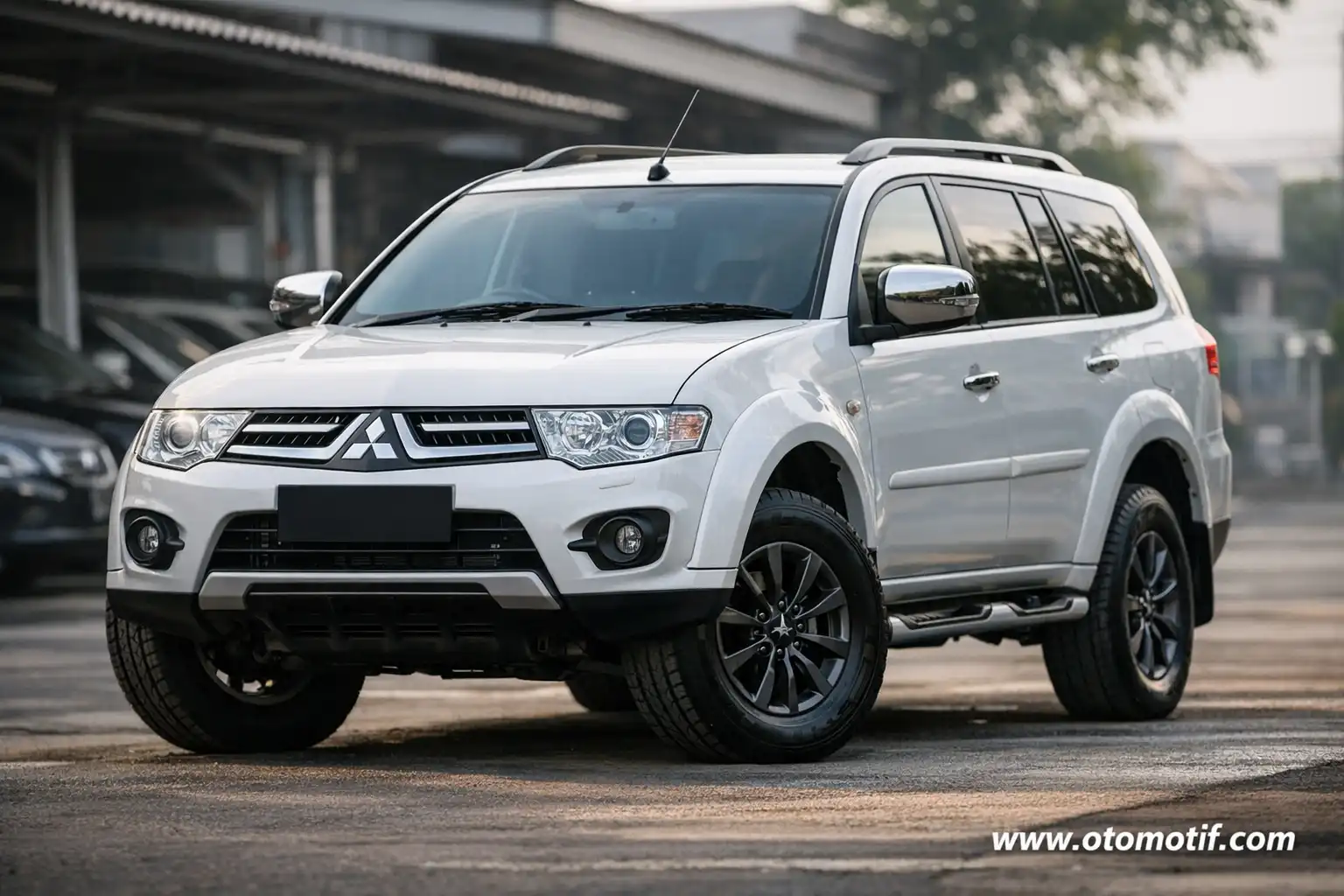 Daftar Harga Mobil Bekas Mitsubishi Pajero Sport 2012