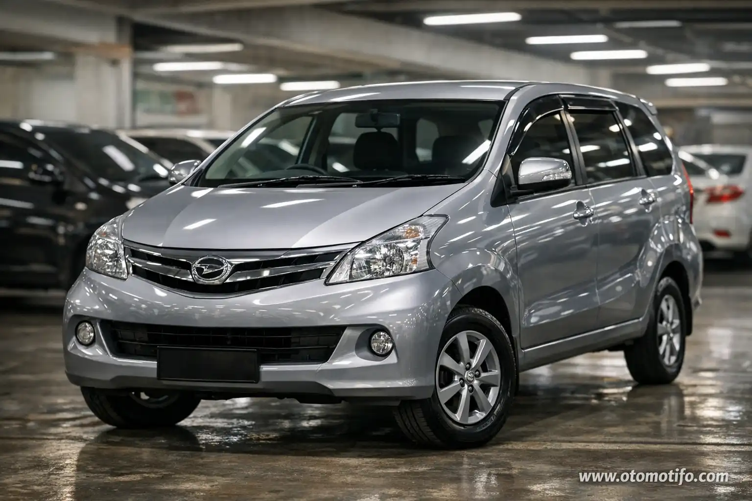 Harga mobil bekas Daihatsu Xenia 2012